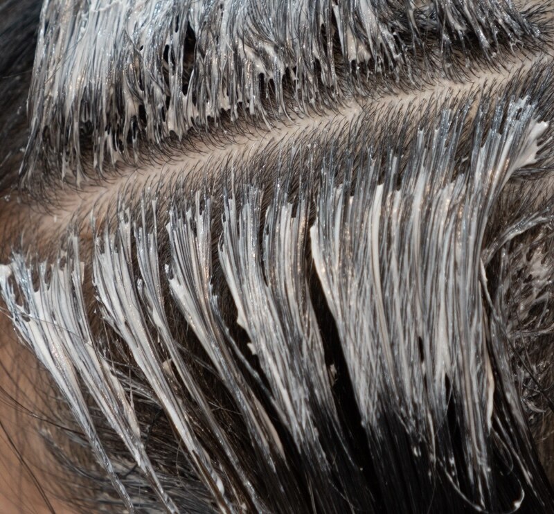 京都・烏丸丸太町でゼロタッチをヴィラロドラオーガニックカラーで白髪を施術